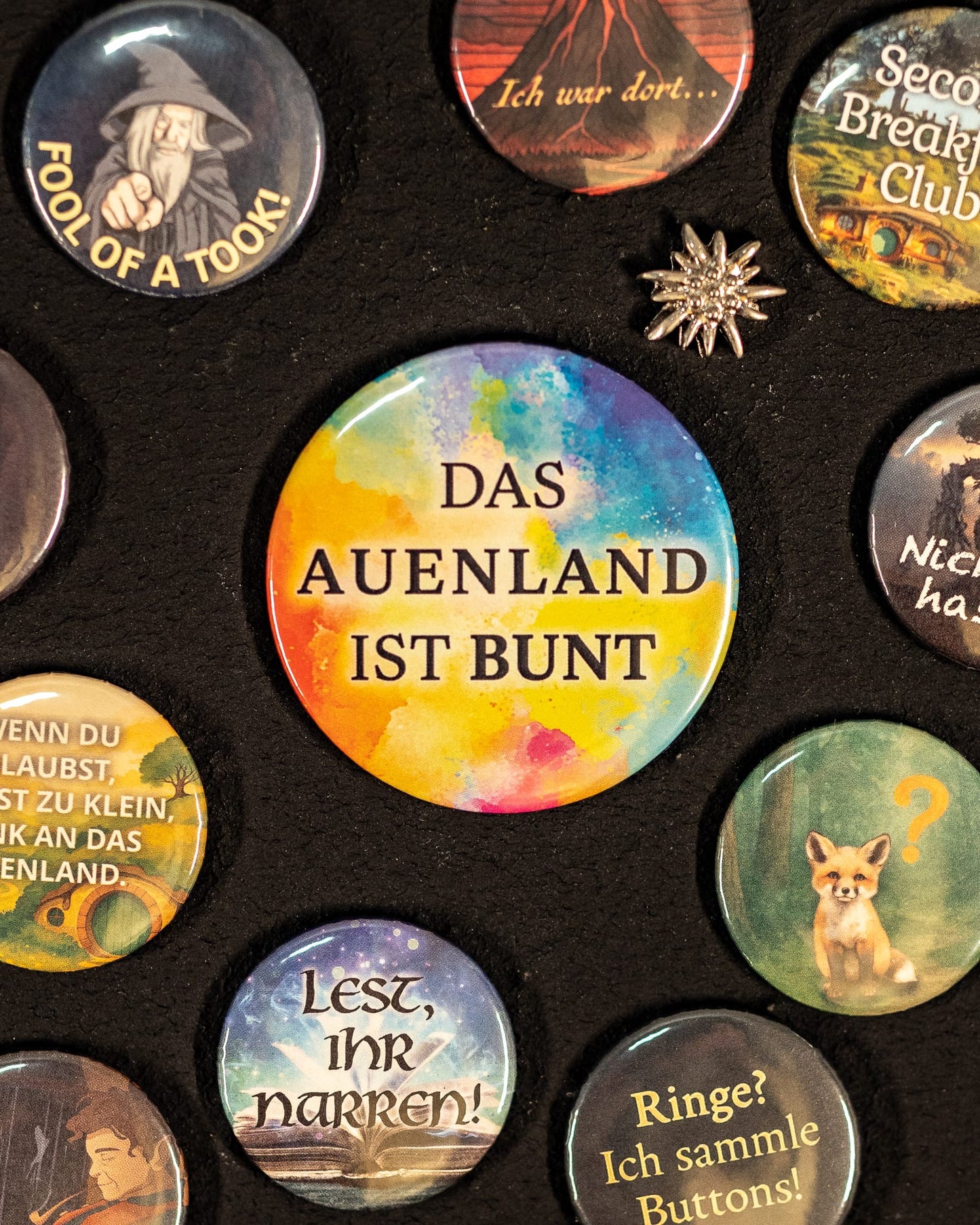 Das Auenland ist bunt (Button/Magnet groß)
